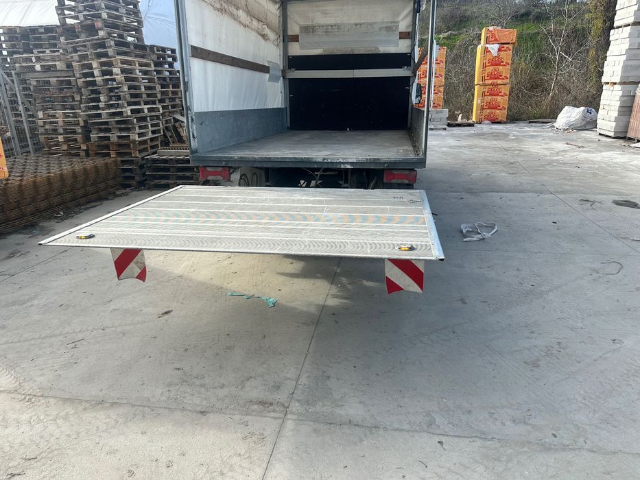 Каросерия с падащ борд 1000кг. Без камиона