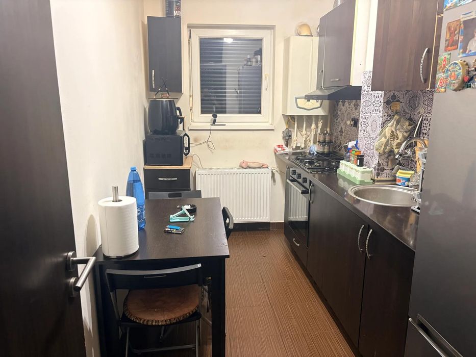 Vand apartament cu 2 camere