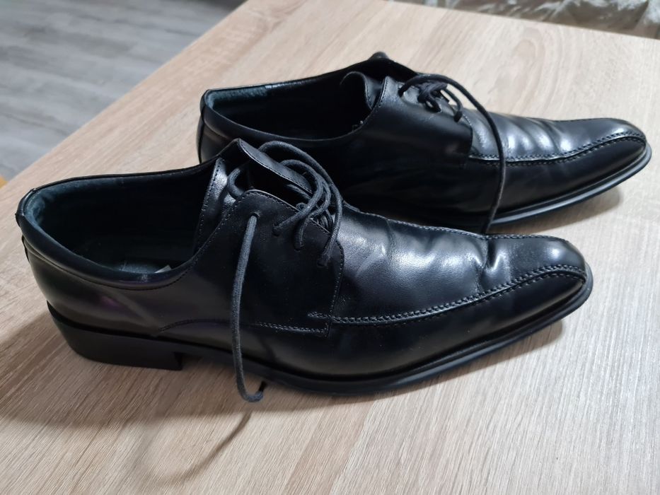 Vând pantofi de ocazii speciale