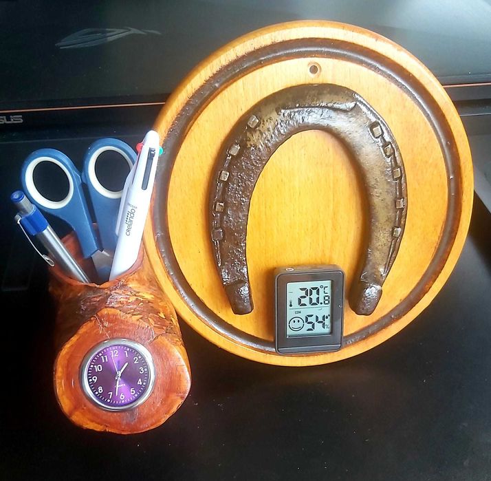 Комплект истинска подкова с термометър и канцелярска чаша с часовник