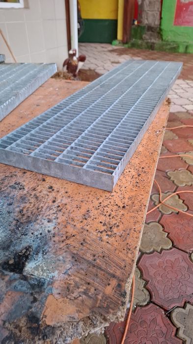 Trepte și grătare galvanizate