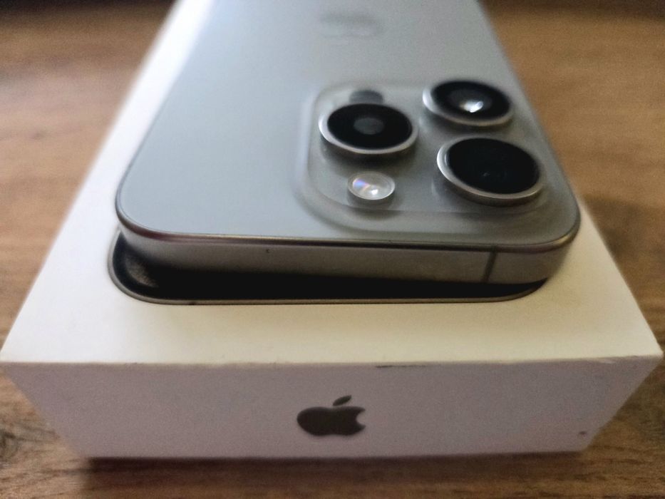 Iphone 15 Pro 256 gb.