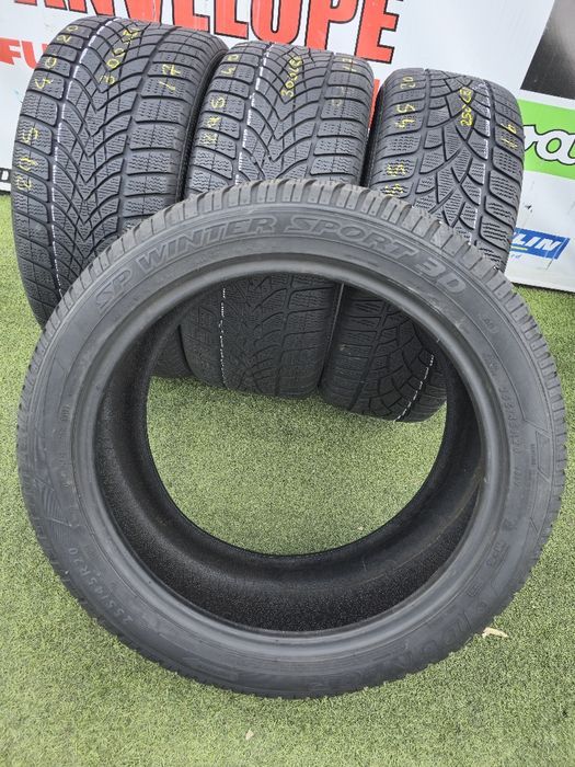 Set 255.45.20  295.40.20 dunlop m+s