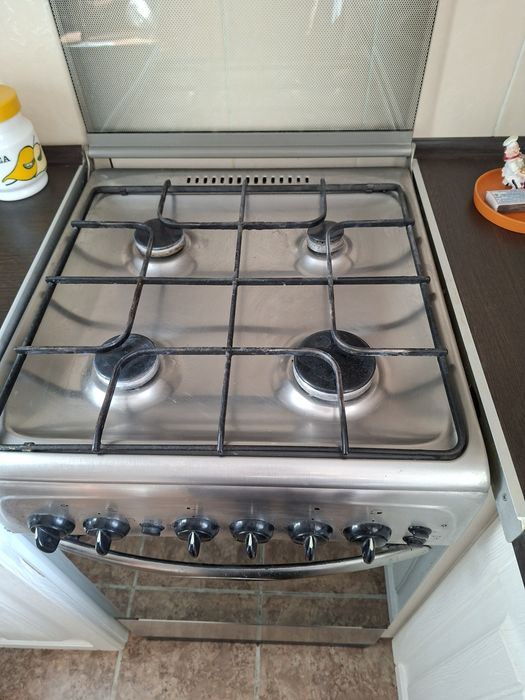 Продам  газовую плиту