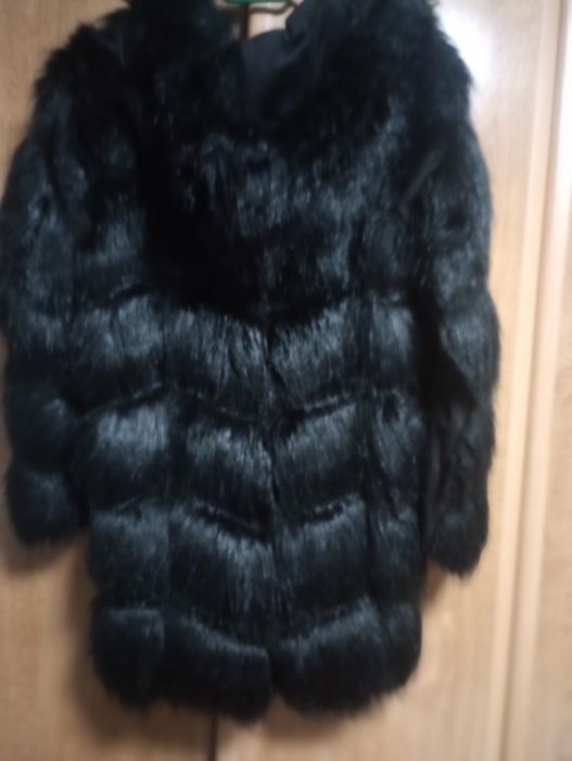 Blană neagra cu glugă