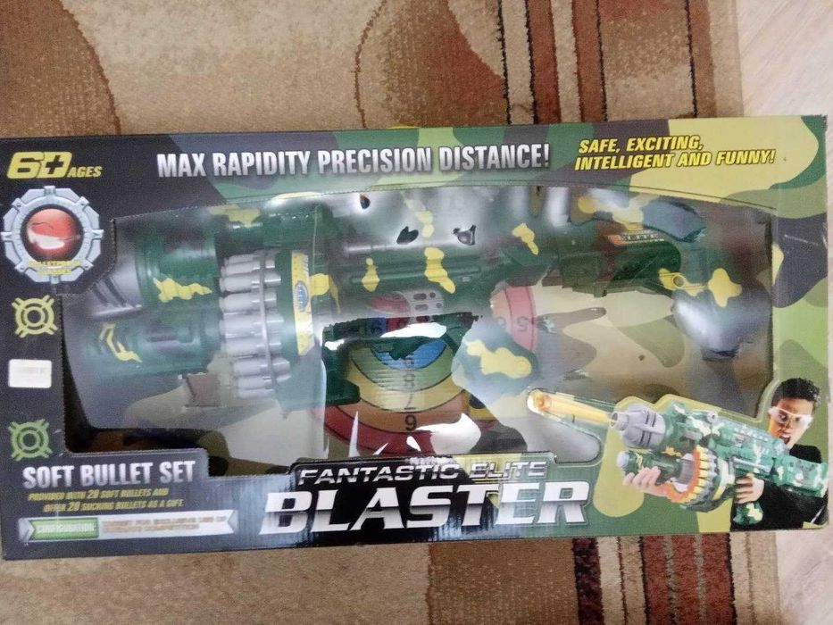 Бластер с присосками