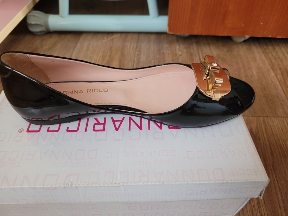 Продам лакированный кожаный обувь