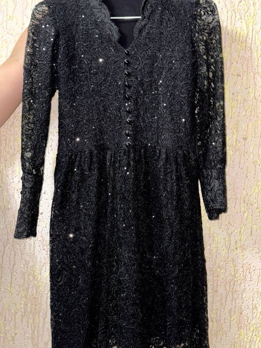 Продам вечернее платые.