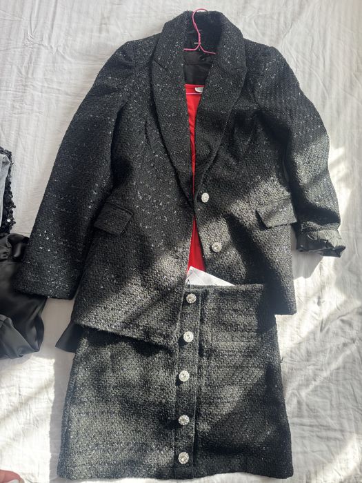 Дамски костюм пола и сако букле