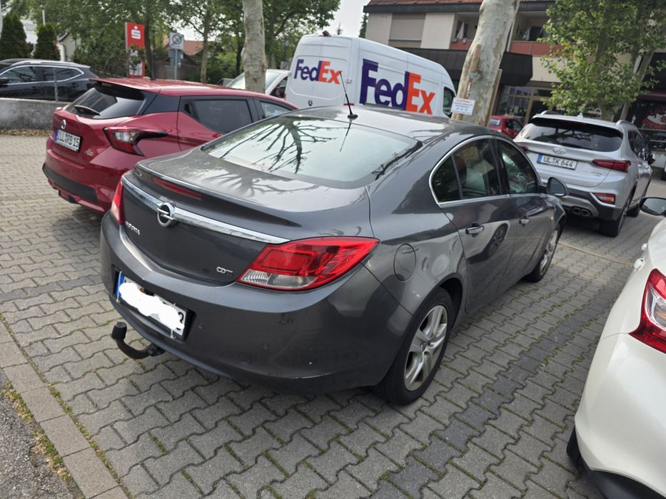 Opel Insignia 2009 | Estetic Impecabilă | Motor Defect – Oportunitate
