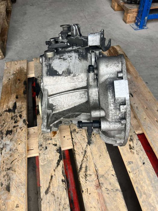 Скоростна Кутия NISSAN QASHQAI 1.6 I 07г.-Ръчна 6ск.