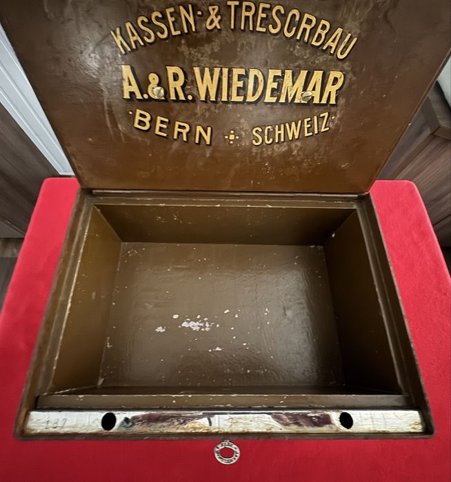 Стара швейцарска каса / сейф A&R Wiedemar Bern