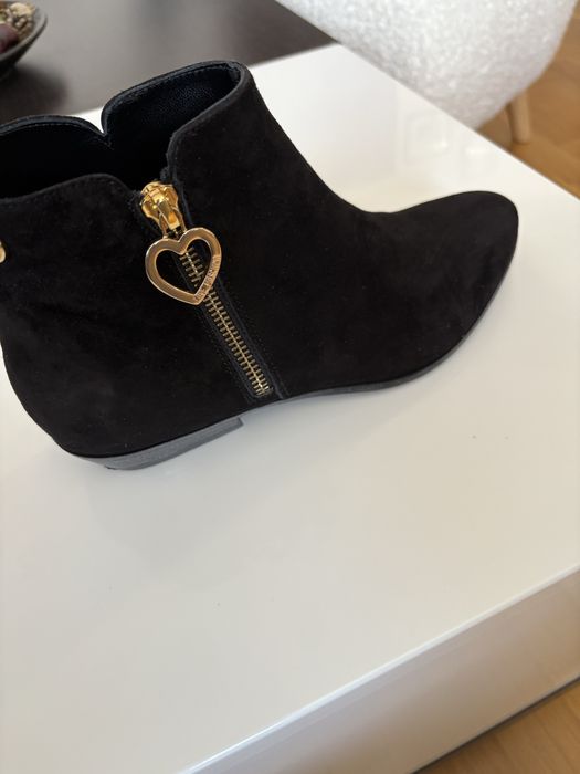 Дамски велурени БОТИ