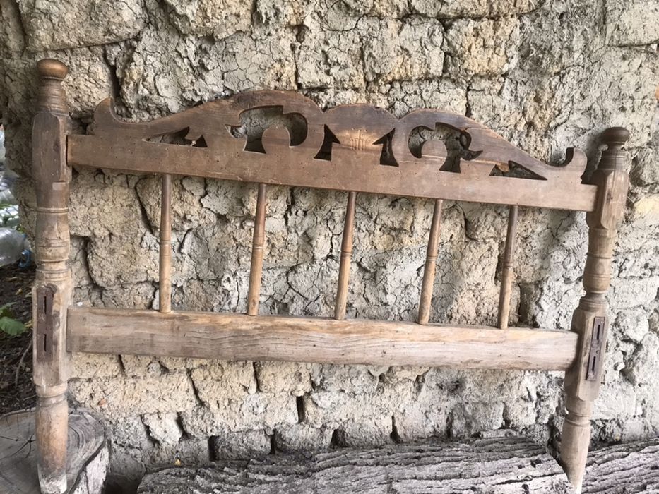 Антика!Автентично!1930 старо дъбово легло с красиви табли!180/120/84см