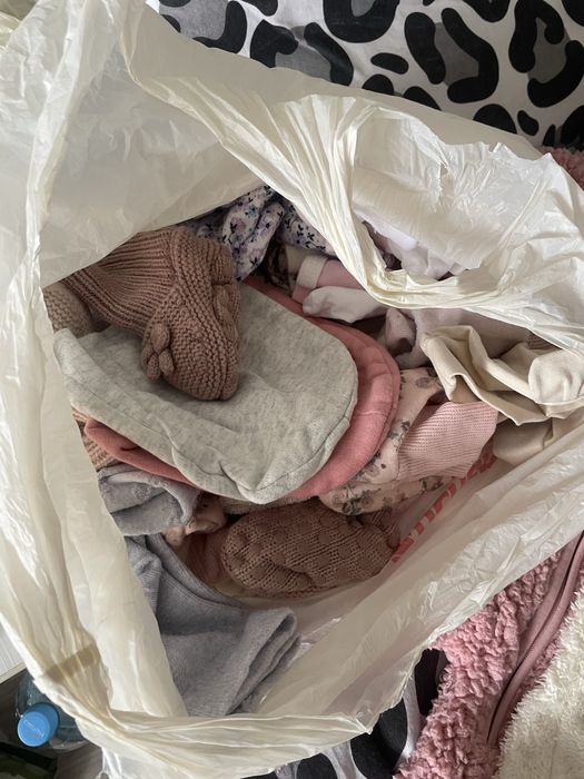 Lot haine aprox 40 piese, stare buna, 56-62 cm bebe 1-6 luni vedeti pozele