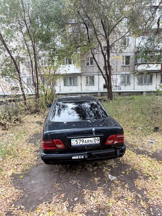 Mercedes Benz E230