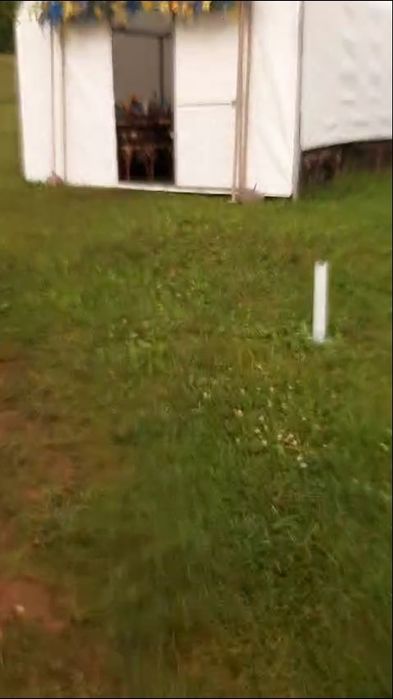 Vand cort pentru evenimente