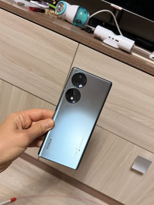 Продам Honor 70