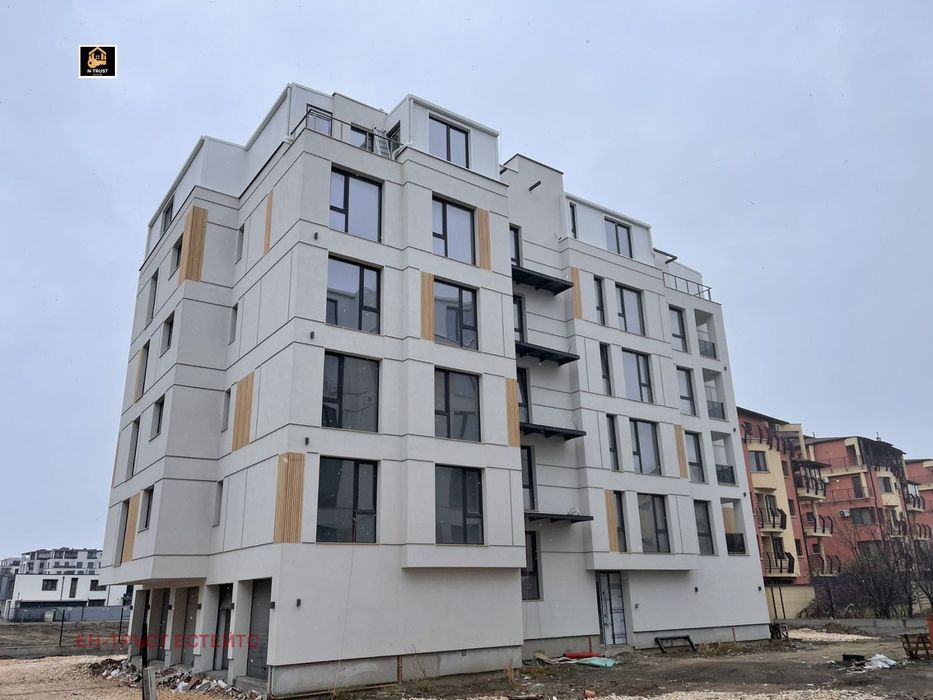 Продава се Двустаен апартамент в Пловдив, Остромила - 70 кв.м за 1643 €/кв.м - Снимка #14