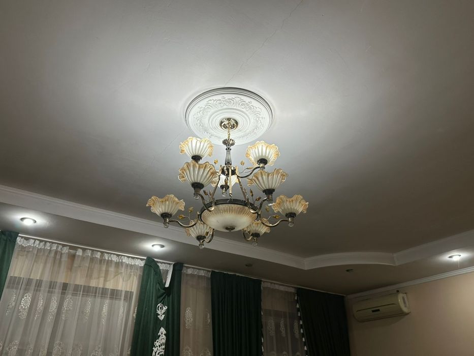 Продам люстру срочно