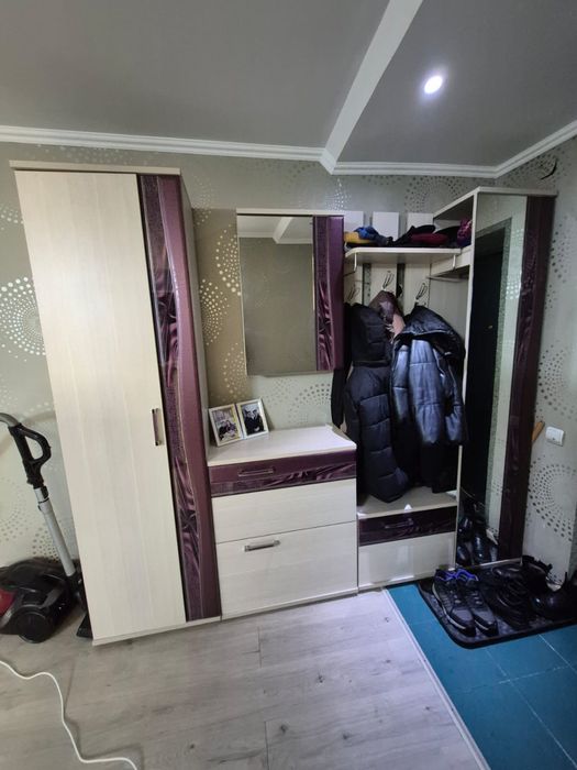 Продам Прихожка…….