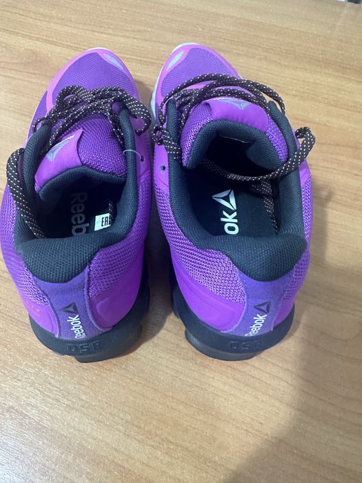 Продам кроссовки Reebok