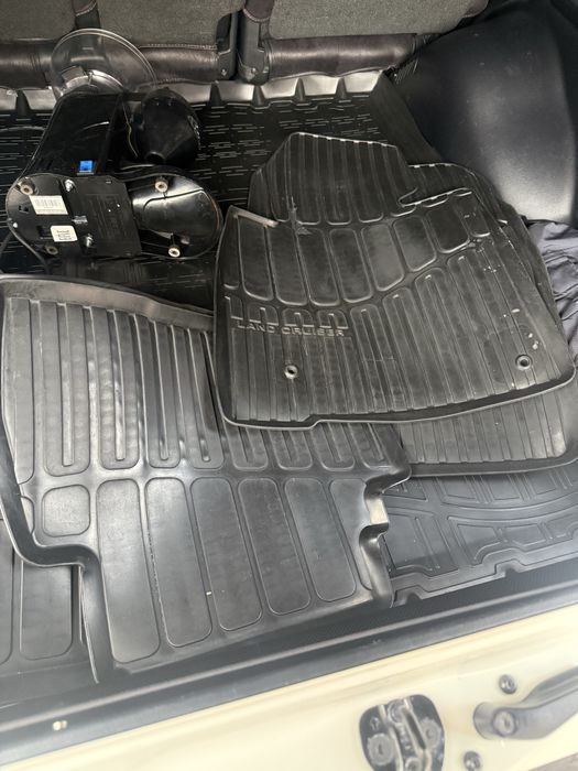 Полик коврик оригинал LC 200