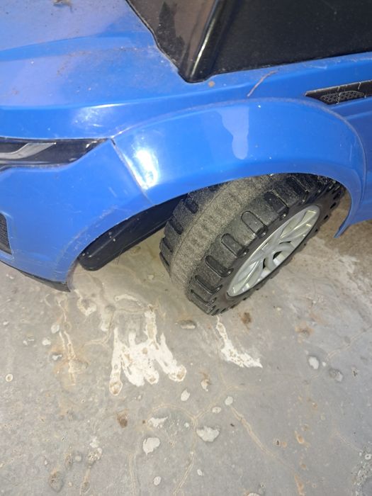 Masinuta copii Nelik, plastic, greutate maxima 27 kg, albastru, cu melodii, maner de impins pentru parinti
