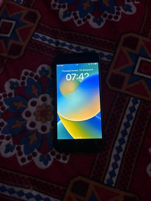 Айфон 8 в идеале 64гб акб 100%