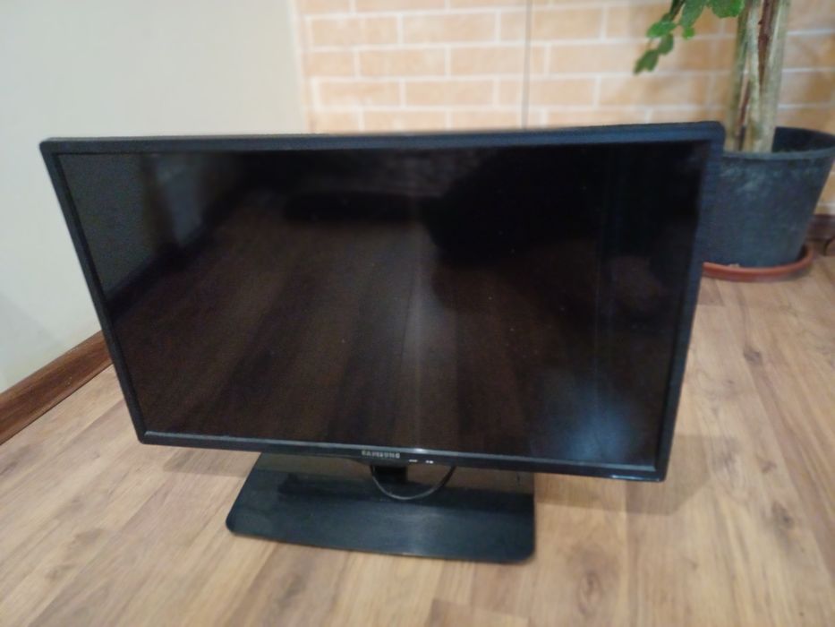 Телевизор SAMSUNG32Диоганал в отличном состояние