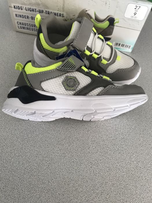 Adidași cu lumini nr 24,25,26,27,28