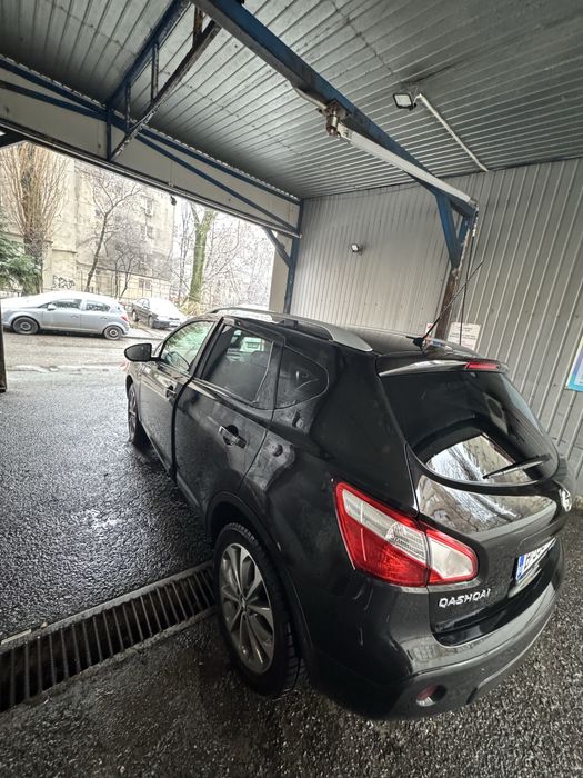 Nissan Qashqai 2.0 Diesel Automat 4x4 Tekna BOSE – 2011