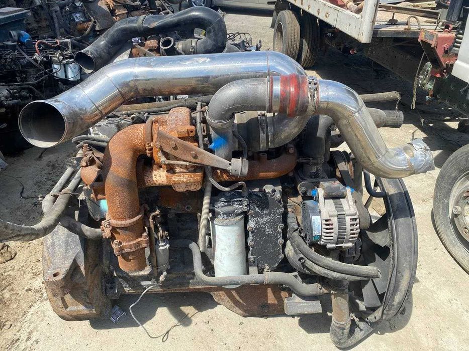 Двигатель в сборе CUMMINS  сотилади.