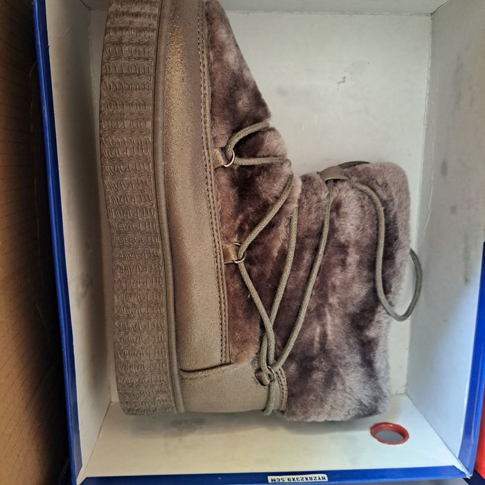 Ghete îmblănite de damă