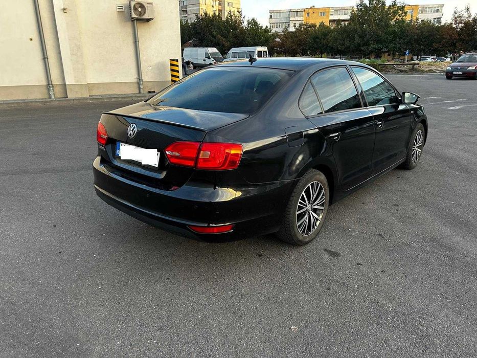 VOLKSWAGEN Jetta 2013 — imagine 4