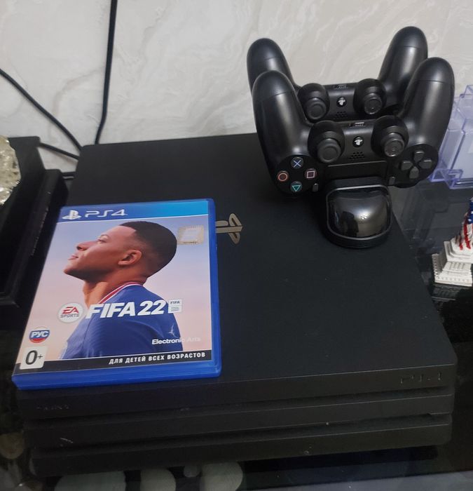пс 4 про(Playstation 4 pro)