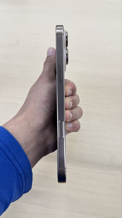 Iphone 16 pro max desert