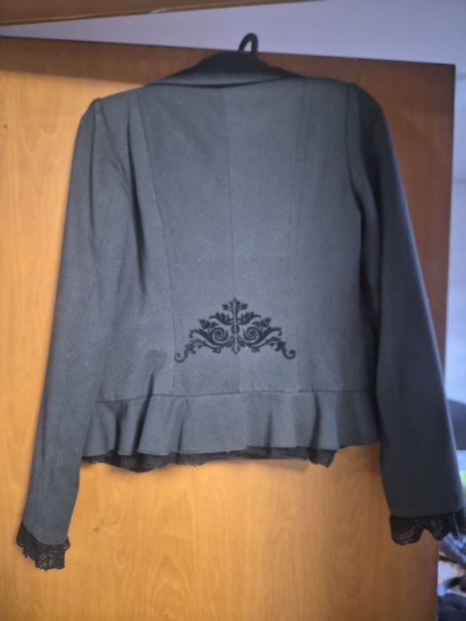 Костюми на различни марки летни и зимни