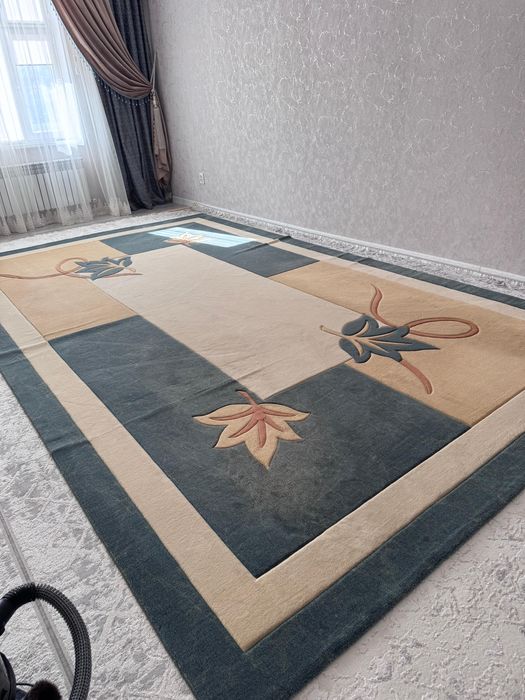 Продается шерстяной ковер