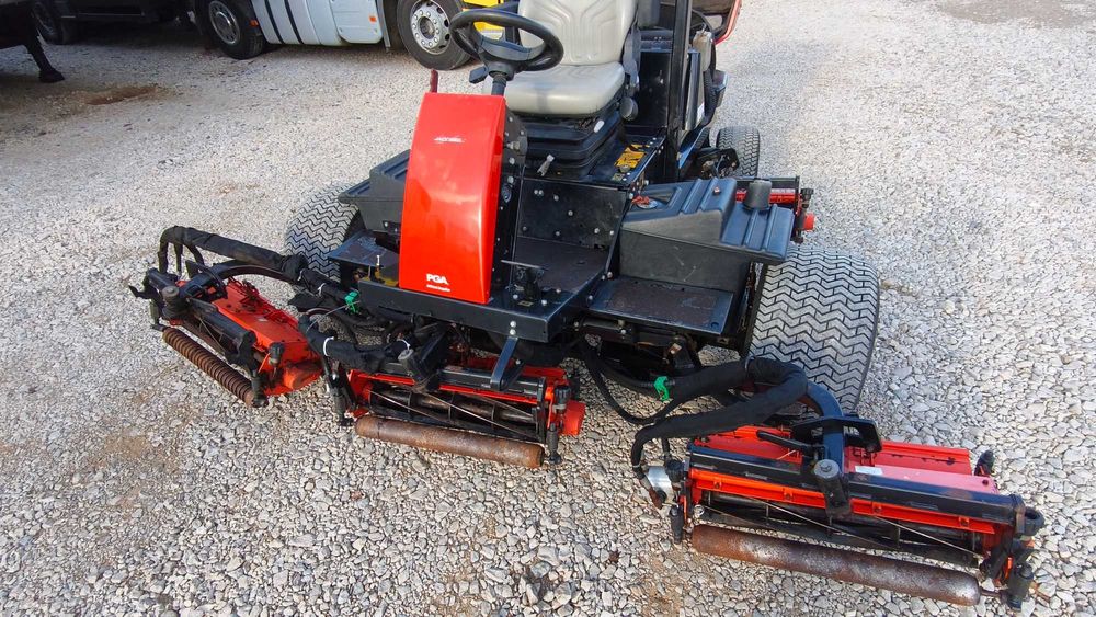 Шпинделна косачка Jacobsen Fairway 305 за стадиони и голф игрища