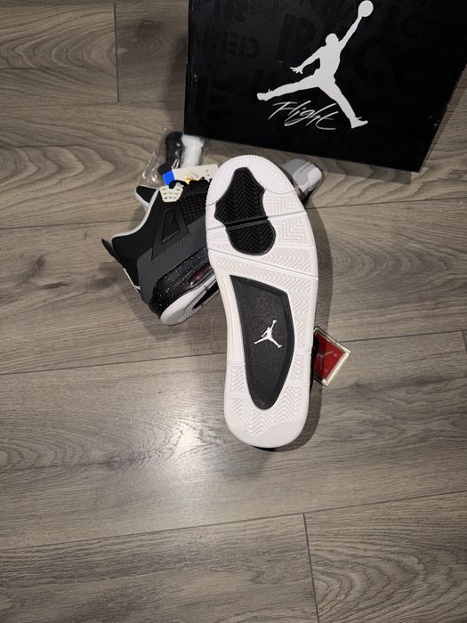 Jordan 4