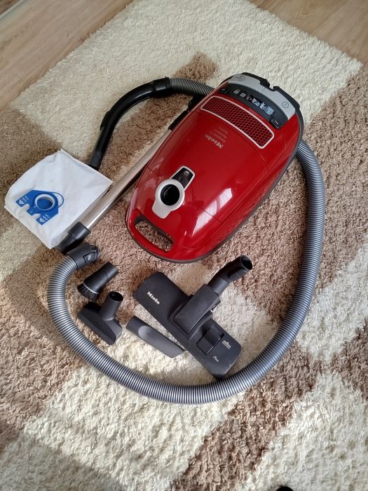 Прахосмукачка Miele c3
