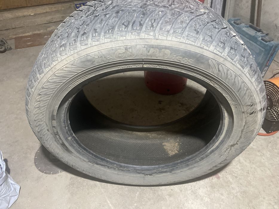 Продам покрышку R 20