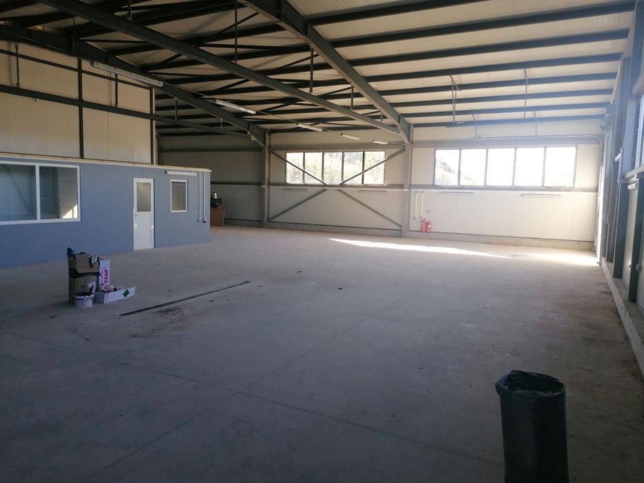 Дава се под наем Промишлена сграда в Разград, Абритус - 350 кв.м за 928.2 € - Снимка #2