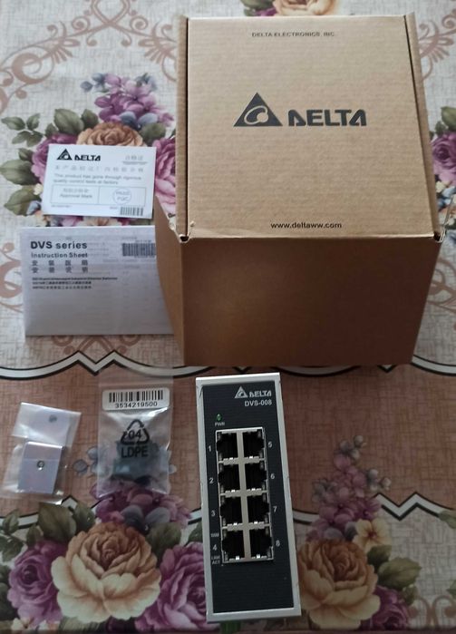 Промишлен суич модел:DVS-008I00 на Delta electronics.