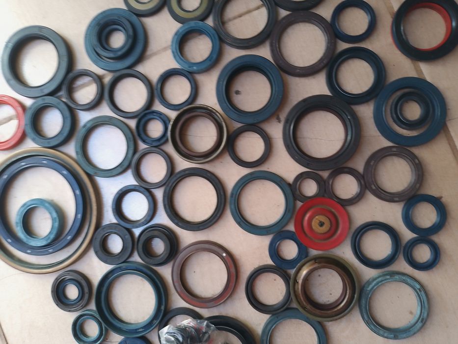 Lot de semeringuri 63 bucăți