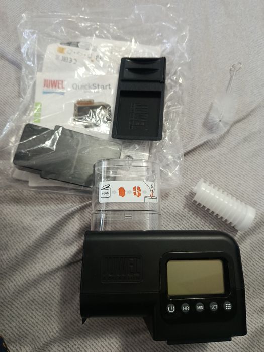 Hrănitor automat juwel