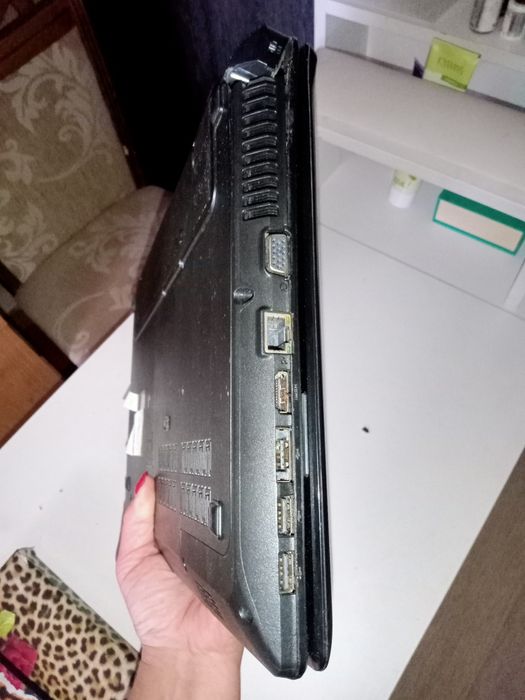 Продам ноутбук на запчасти!