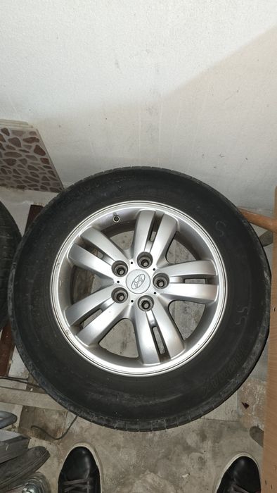 Vând 215 65 r16  roti Vara Hyundai Tucson cauciucuri 215 65 16