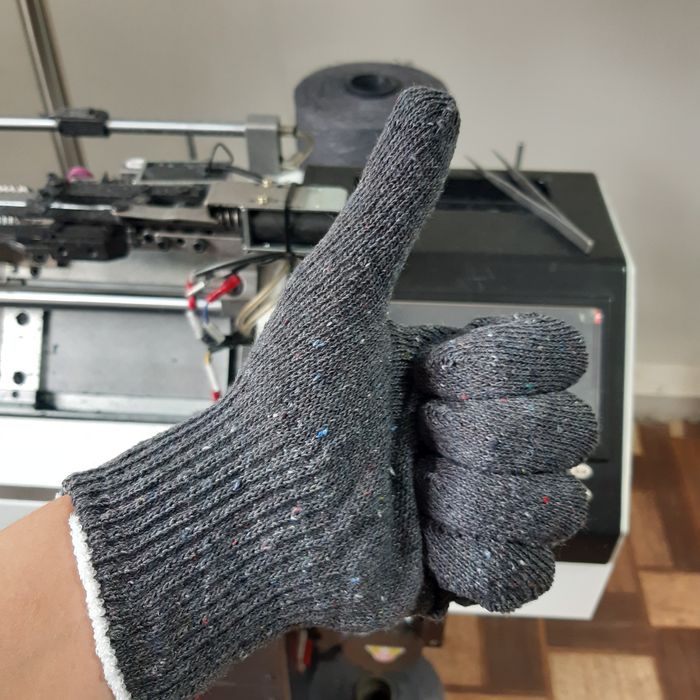 Qolqop sotiladi xb. Перчатка продается хб.